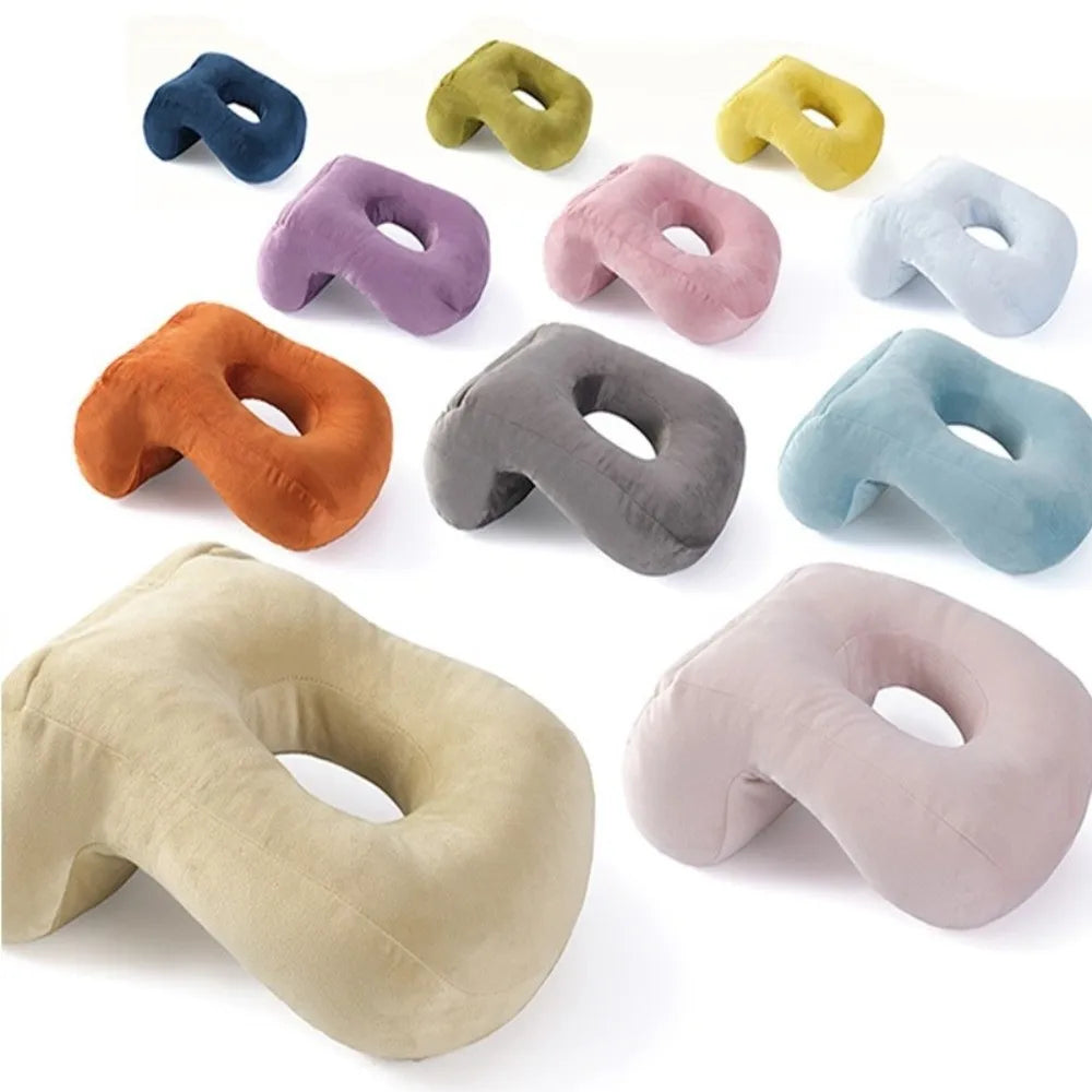 coussin voyage velours jaune bleu gris rose confortable poche mains mousse polyester ergonomique