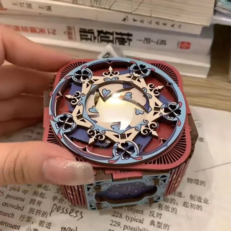 boîte bijoux bois ornements floraux rouge bleu doré artisanale moderne