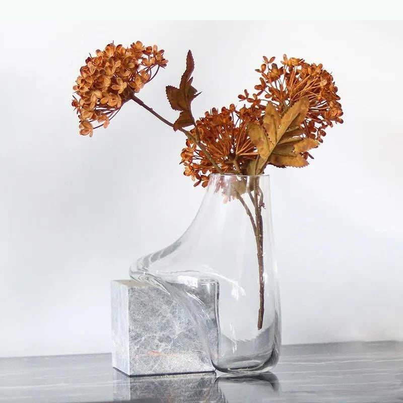 vase transparent moderne fleurs séchées base marbre gris rose décoration intérieure contemporaine asymétrique élégante