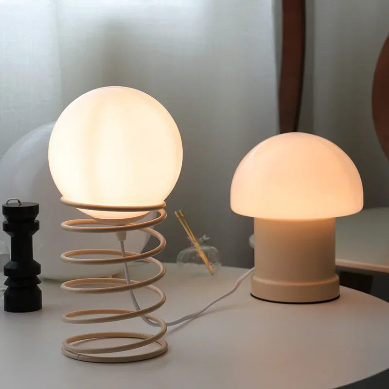 lampe table moderne sphérique spirale métallique blanc chrome
