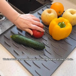 tapis cuisine silicone gris moderne drainage efficace anti dérapant assiettes bols