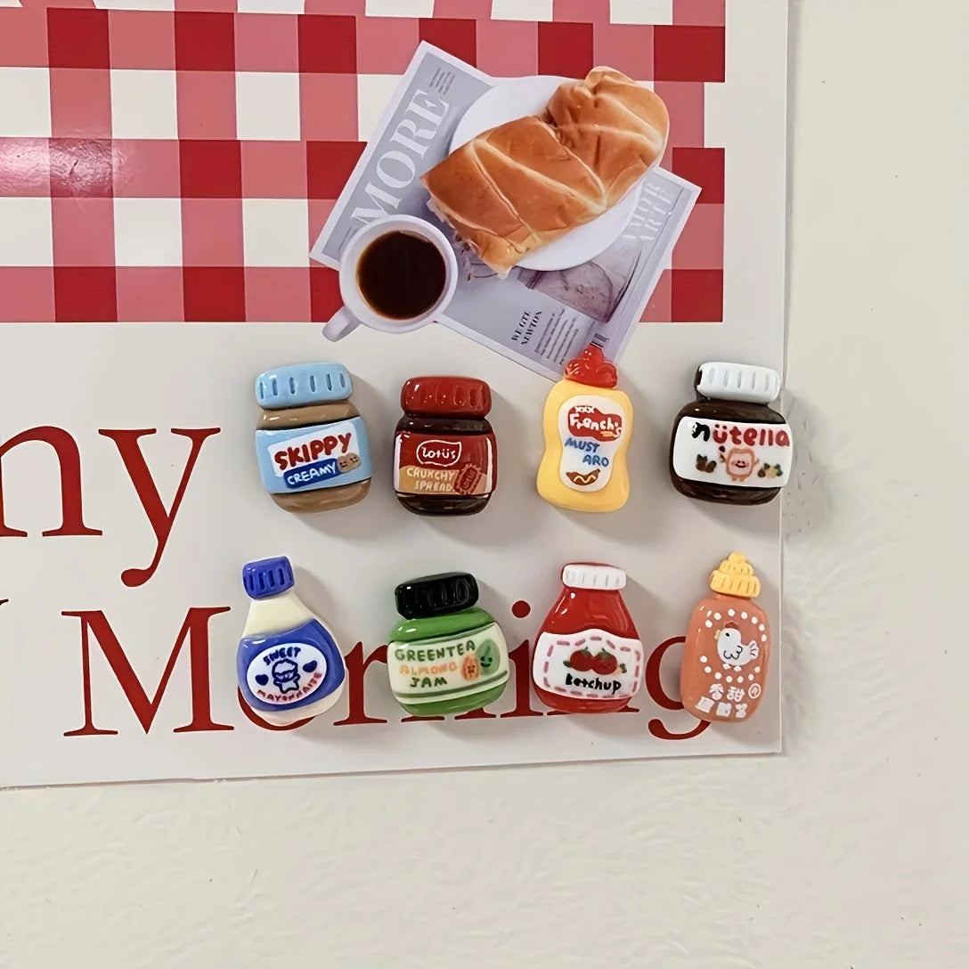 aimants réfrigérateur miniatures pots confiture sauces étiquettes marques couleurs vert bleu blanc rouge marron