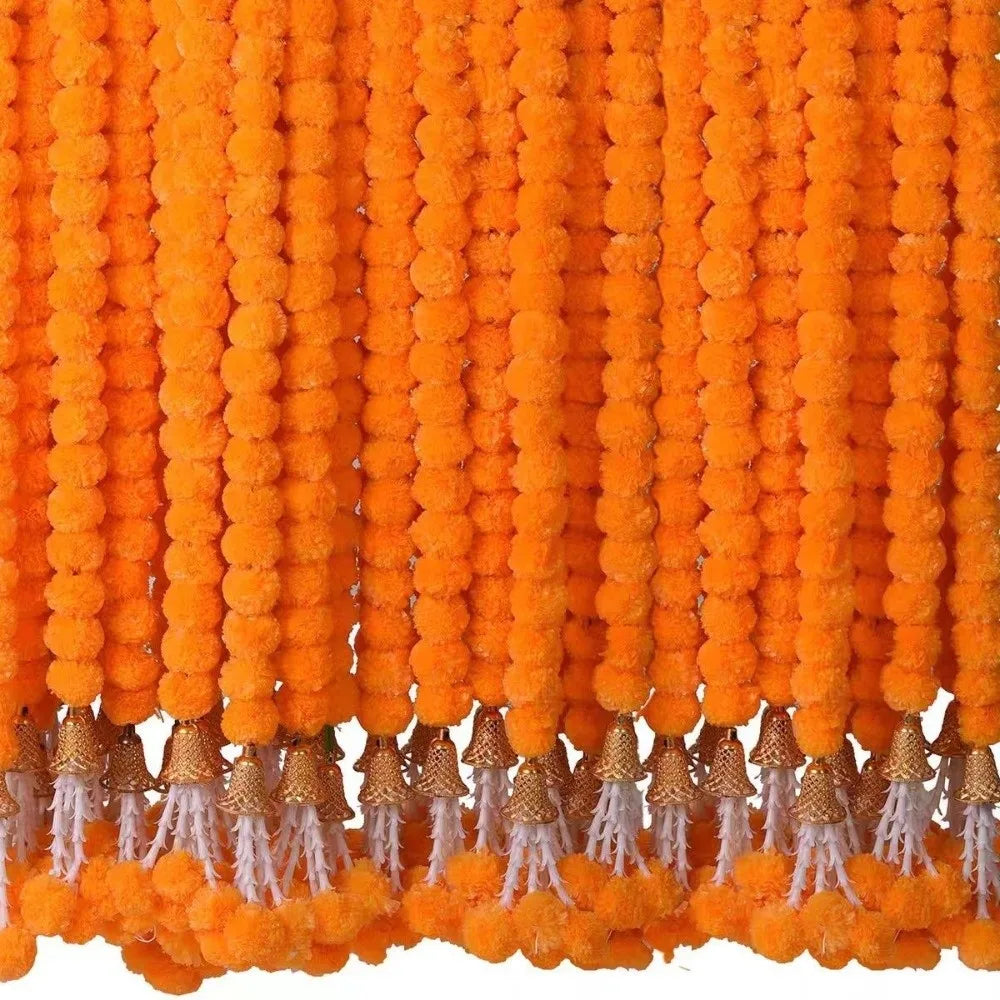 guirlande fleurs artificielles marigold d'Inde orange jaune rouge festives décoration pompons clochettes festive indienne