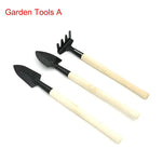 ensemble jardinage outils pelle houe brosse sac semis arrosoir pot fleurs vert noir moderne