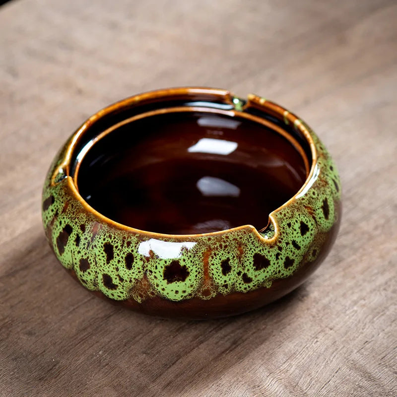 cendrier moderne élégant texture granulée motifs floraux noir bleu vert anneau métallique anti insectes