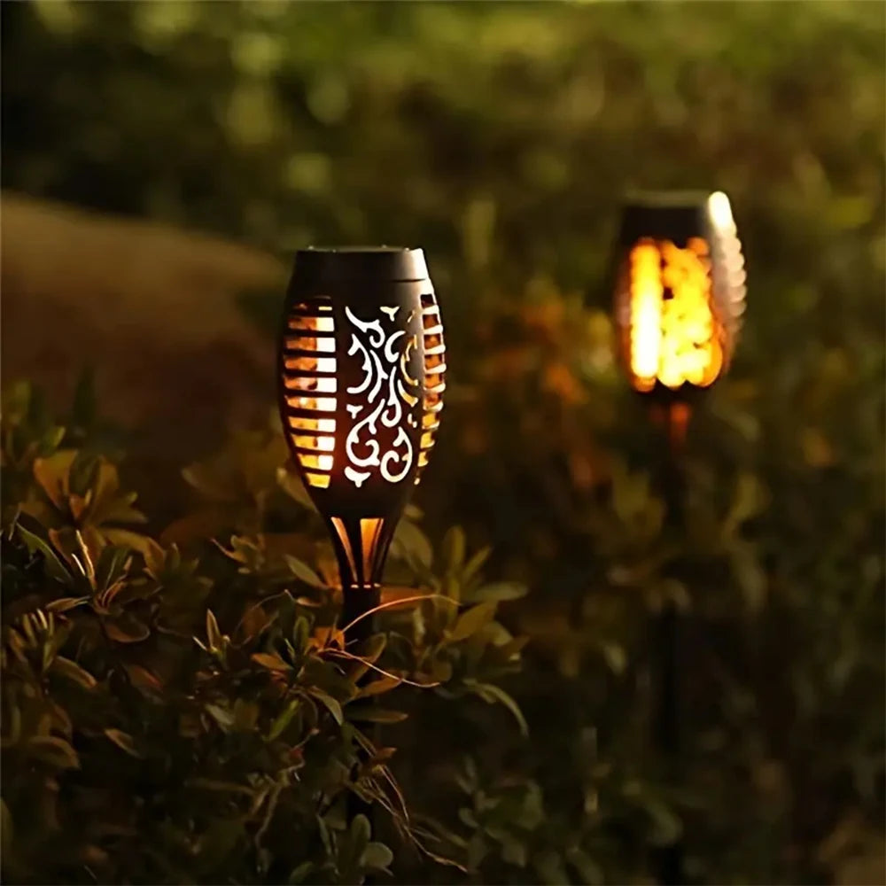 lanterne solaire 12 led flamme noire moderne décoration extérieure jardin patio fixée piquet motifs