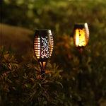 lanterne solaire 12 led flamme noire moderne décoration extérieure jardin patio fixée piquet motifs
