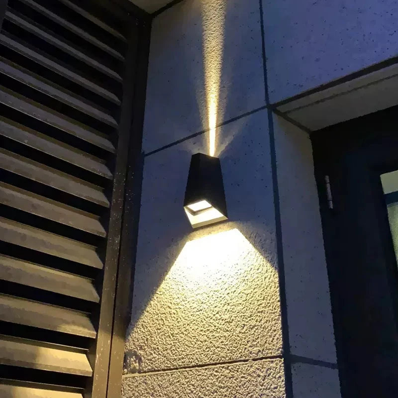 lampe murale moderne noir doré adhésive led ip65 hydrofuge aluminiumextérieur cour balcon jardin