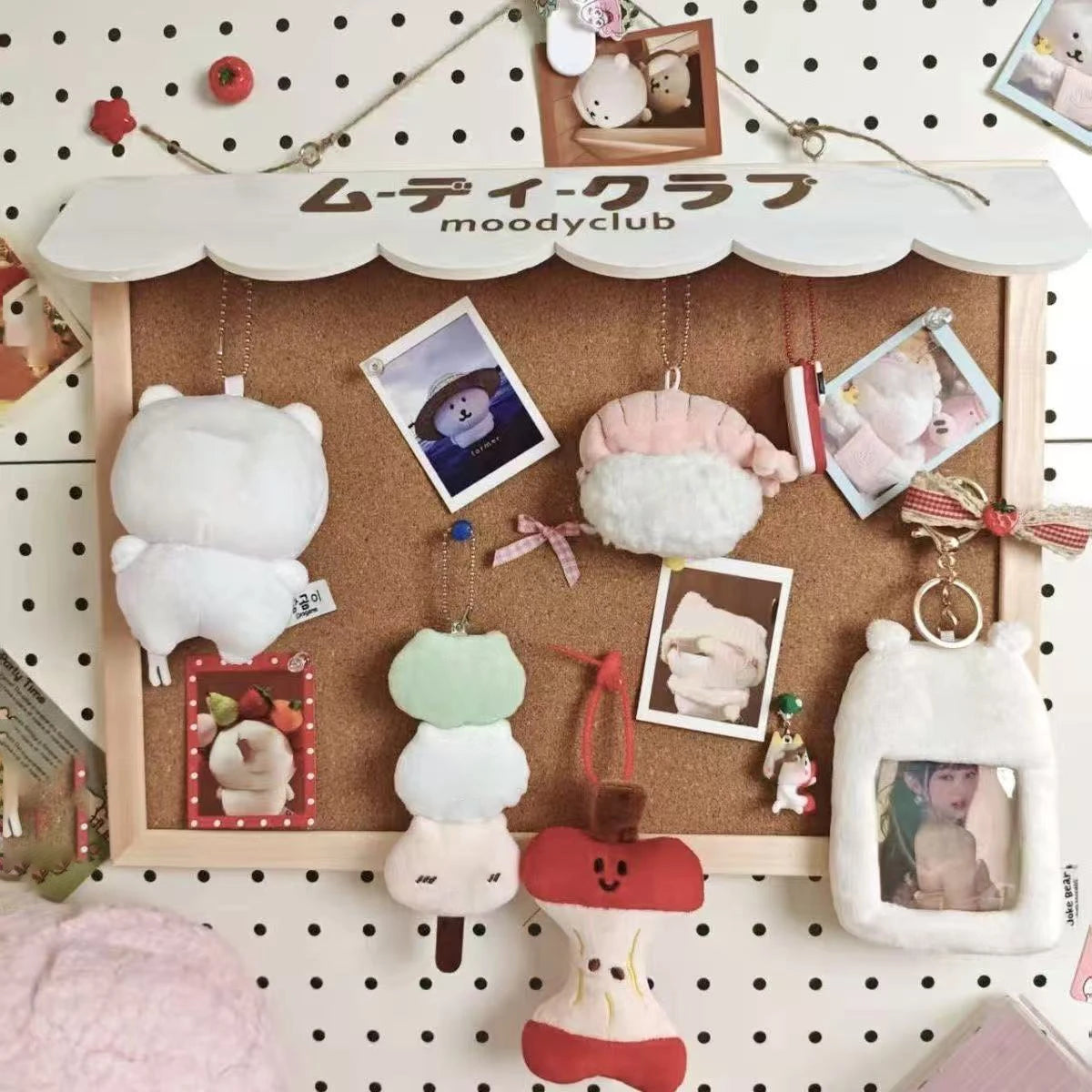 panneau décoratif kawaii liège bois blanc nuages animaux photos polaroid éléments attachables mur