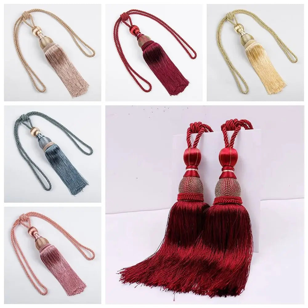 pompons décoratifs rideau classiques rouge doré gris bleu clair noir jaune rose marron noeuds
