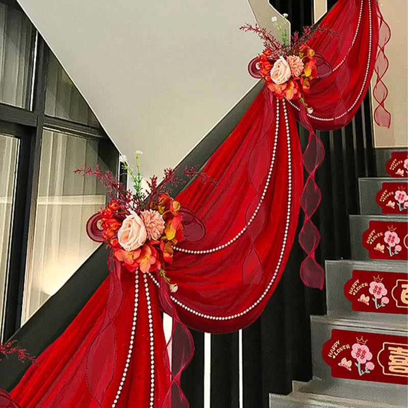 décoration mariage chinois bannière suspendue calligraphie rouge rubans texturés motifs floraux festive