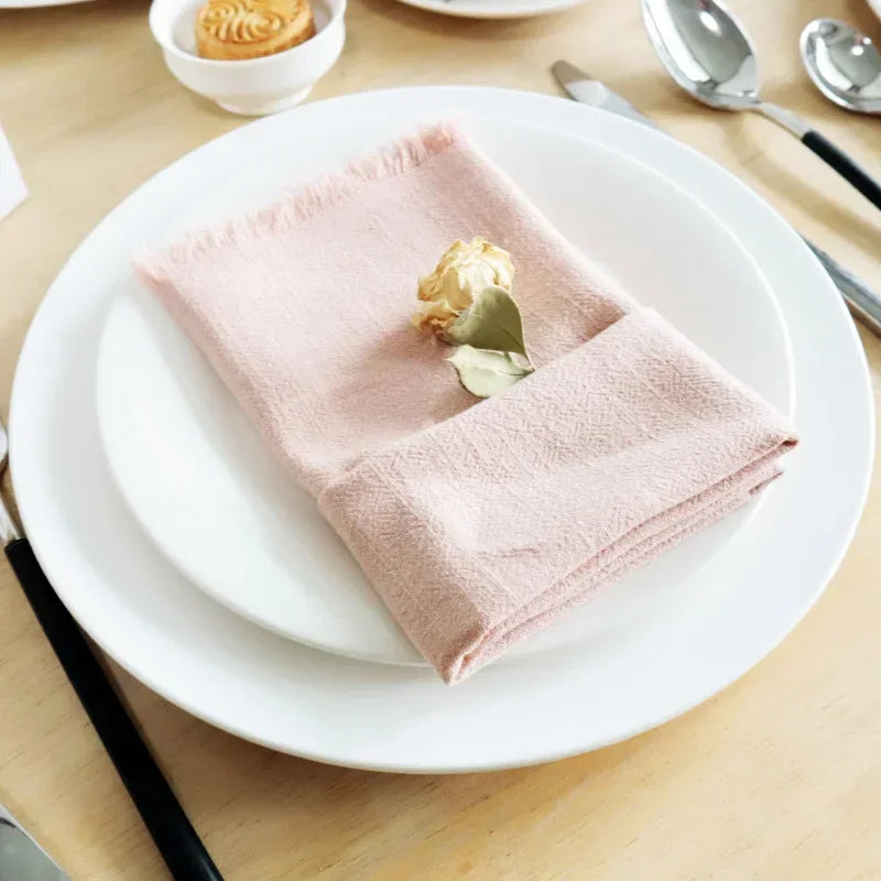serviettes table carrées franges bleu marine rose clair gris blanc vert pastel moderne rustique