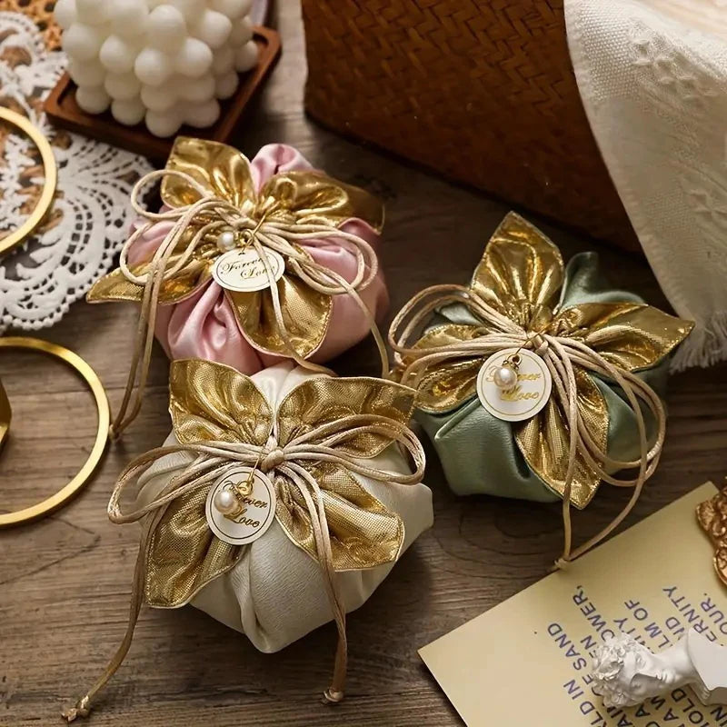 sac cadeau violet satiné ruban doré blanche élégant anniversaire bijoux cadeau opulent 10 pièces