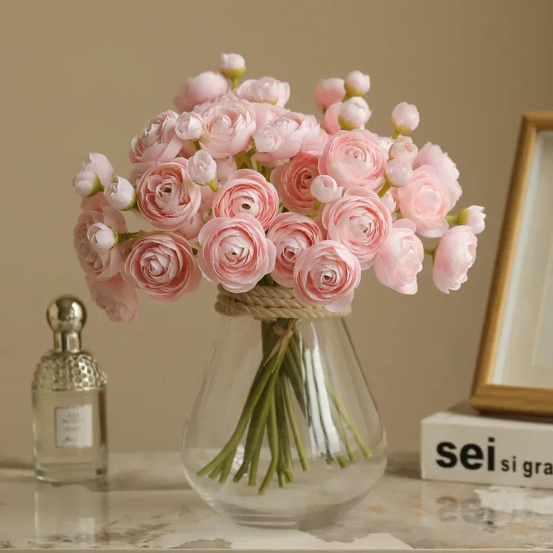 décoration intérieure moderne bouquet fleurs artificielles soie blanche rose vertclair