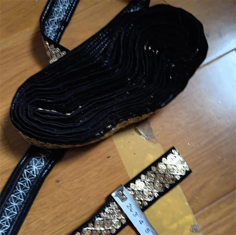 ruban dentelle brodé adhésif motif floral noir or couture mariage décoration couture