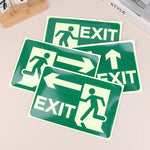 panneau sortie lumineux vert blanc silhouettes flèches moderne sécurité évacuation