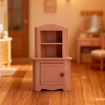 armoire miniature classique armoire bois chaises plantes table canapé tapis vert olive jaune roseclair