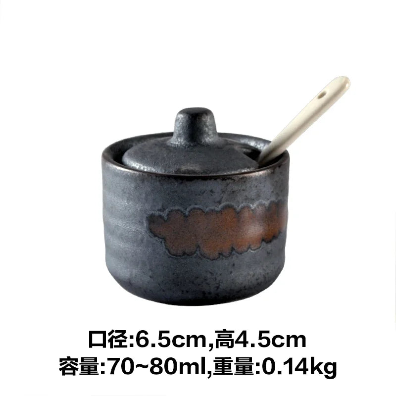 pot condiments porcelaine broyeur épices cuillère fleurs blanches motifs floraux rustique