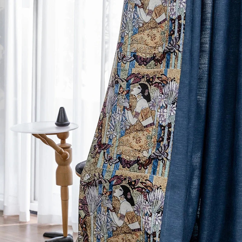 Rideau avec motif artistique représentant une femme entourée de papillons et de fleurs, évoquant un style classique et élégant, idéal pour ajouter une touche culturelle et sophistiquée à votre intérieur. Parfait pour un salon ou une chambre, ce rideau combine esthétisme et fonctionnalité, filtrant la lumière tout en embellissant votre espace de vie.