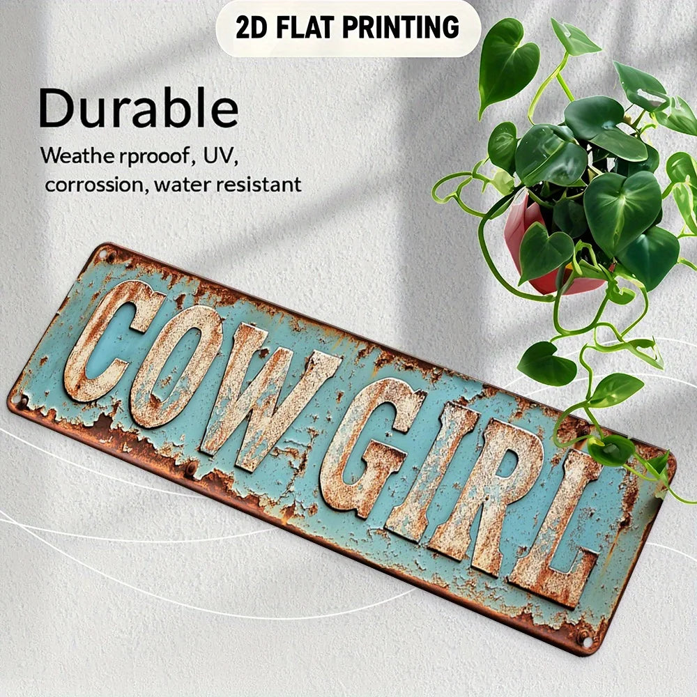 décoration murale vintage plaque cowgirl aluminium lettres relief bleu clair brun rouillé
