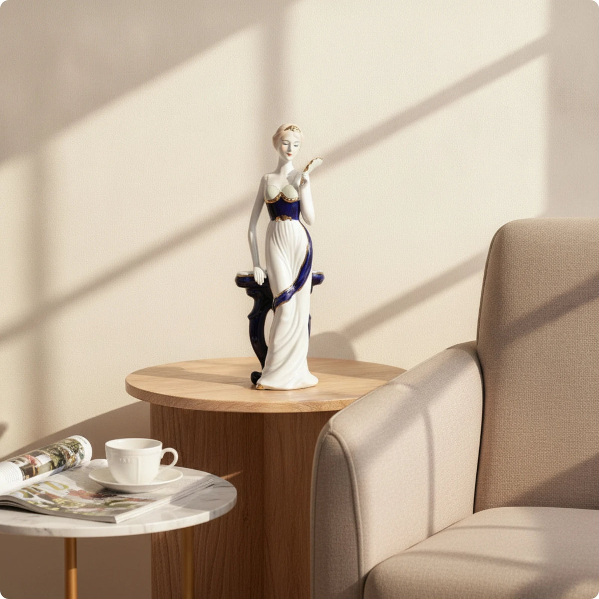 statuette féminine céramique émaillée robe élégante motifs floraux classique chapeau blanc bleu doré