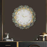 horloge murale blanche dorée motif feuilles vertes classique fixation support mural decoration moderne tendance