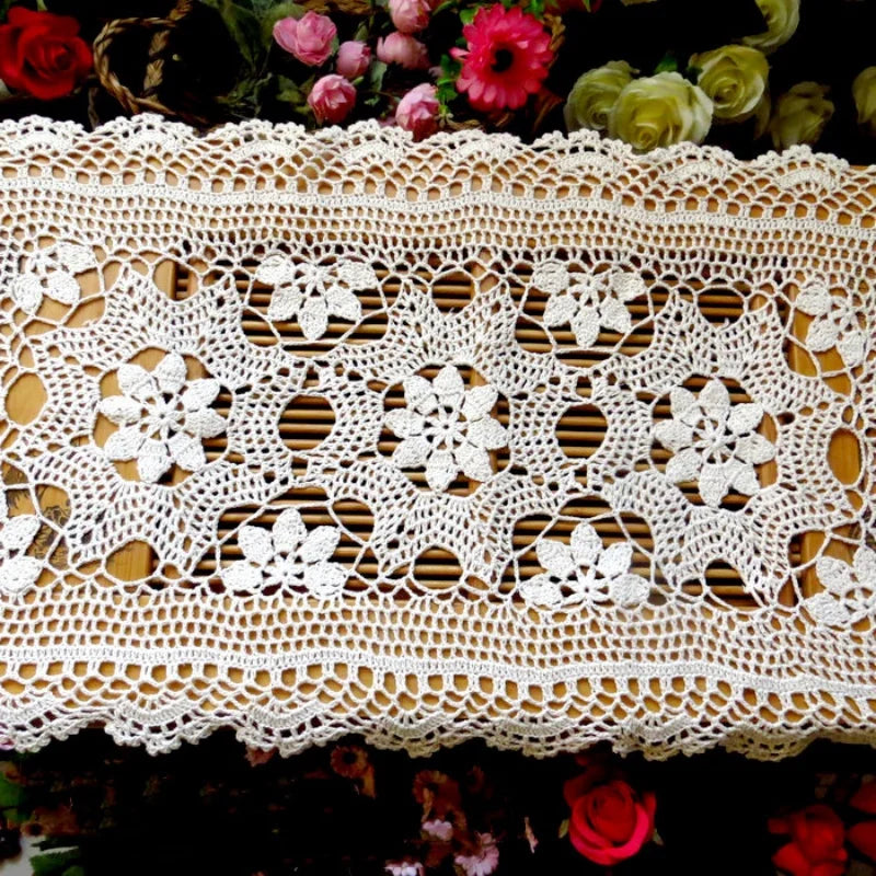 serviette table coton blanc cassé crochetée motif floral vintage artisanal maison