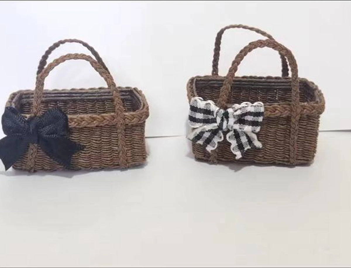 miniature panier osier rustique accessoires maison poupée décoration rangement paille naturel artisanal