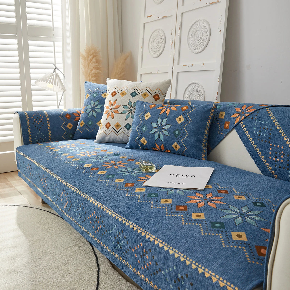 Housse canapé moderne ethnique bleu triangle motif coussins assortis polyester chenille machine lavable