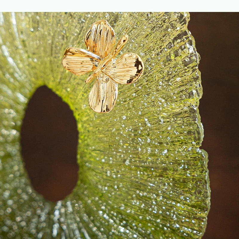 sculpture décorative moderne papillon vert doré motifs floraux contemporaine élégante base noire