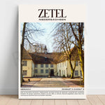 Un village allemand historique avec des maisons à colombages jaunes, entouré d'arbres nus au premier plan, offrant une scène typique de la région de Niedersachsen.