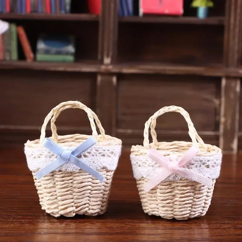 panier rotin tissé rubans dentelle rustique vintage décoration enfant jouet maison poupée