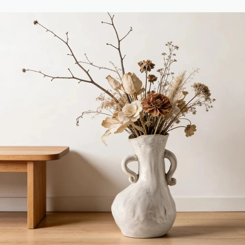 vase blanc moderne minimaliste texture légèrement rugueuse bouquet fleurs séchées unique résistant durable
