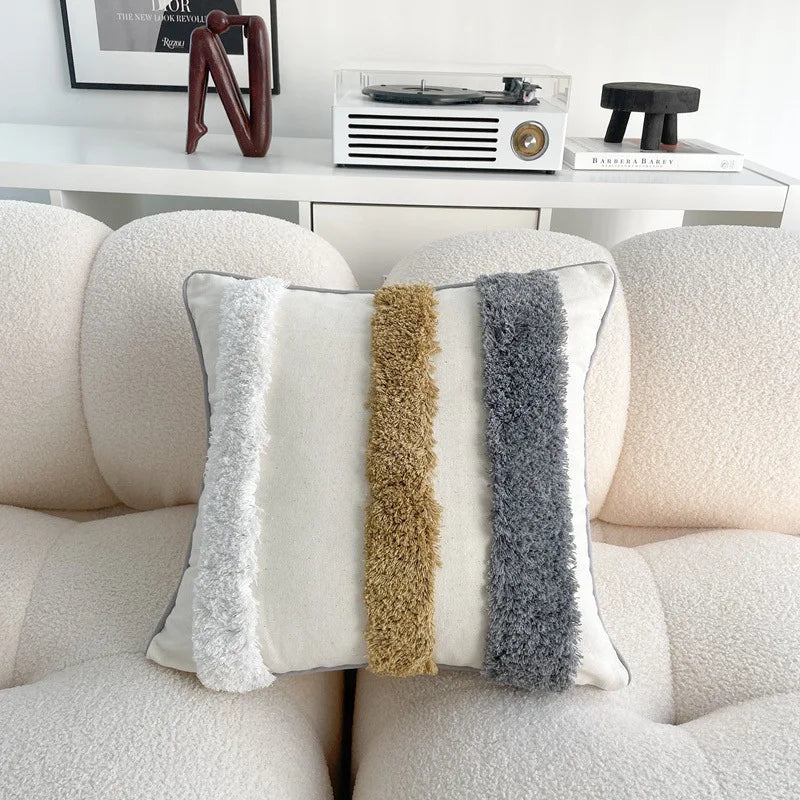 taies d'oreiller bohèmes géométriques texturées coussins décoratifs modernes pompons beige gris doré blanc