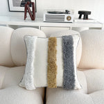 taies d'oreiller bohèmes géométriques texturées coussins décoratifs modernes pompons beige gris doré blanc