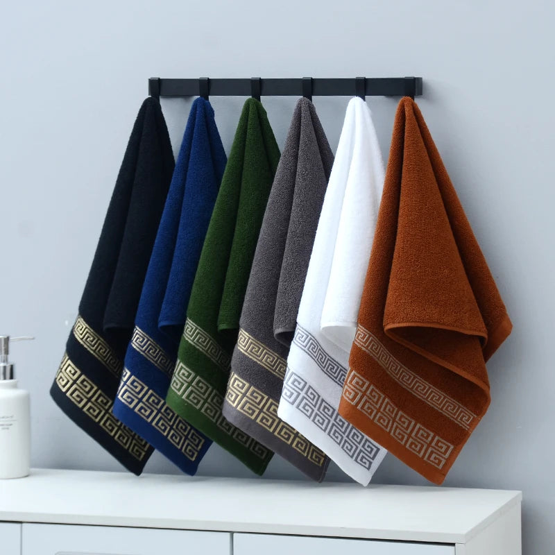 serviettes bain 100% coton brodées motif géométrique noir marron vert gris classiques