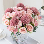 bouquet fleurs artificielles soie moderne blanc rose clair violet intérieur décoration anniversaire mariage table