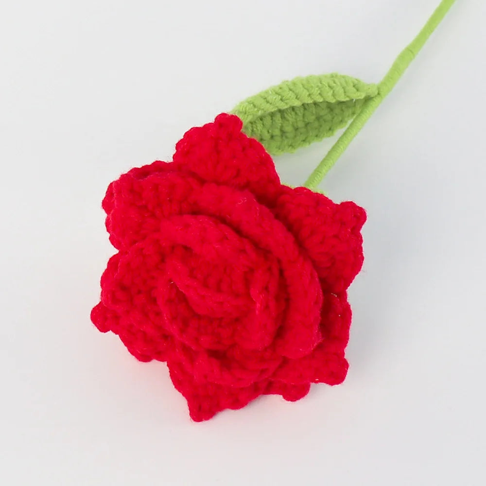 fleurs artificielles tricotées violet rose blanc jaune vert finement crochetées décoration intérieure artisanal