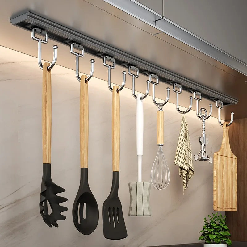 rangements cuisine porte ustensiles clips magnétiques couteau fourchette cuillère batteur planche découper moderne fonctionnel