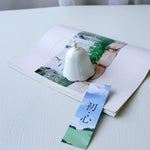 cloche vent céramique relief floral jardin artisanal blanc rose bleu