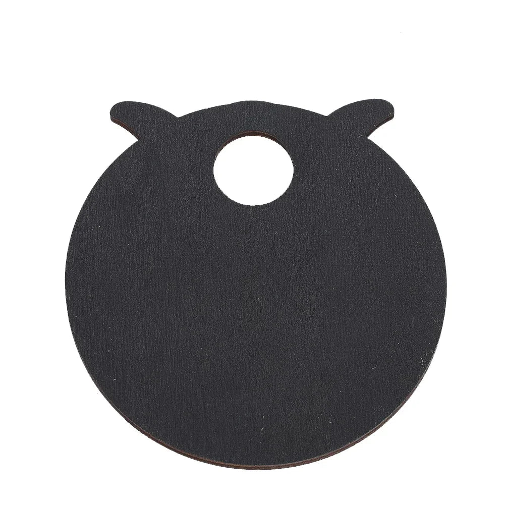 support bijou noir pentagramme motifs floraux artisanal gothique trou central decoration bois moderne