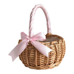 panier osier tressé marron clair classique ruban blanc poignée tressée decoration maison fleurs rangement