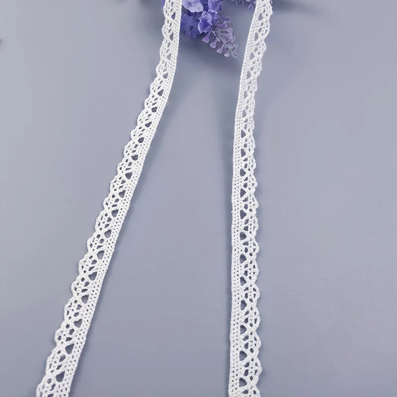 ruban dentelle coton blanc noir motifs floraux classique décoration mariage colis artisanat