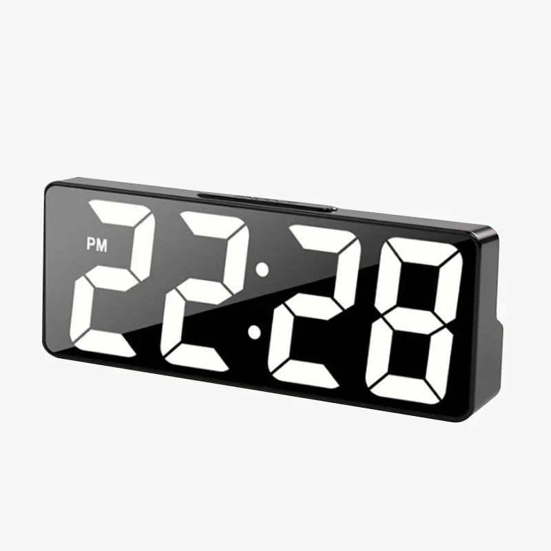 horloge numérique réveil temps température affichage lumineux noir blanc moderne minimaliste