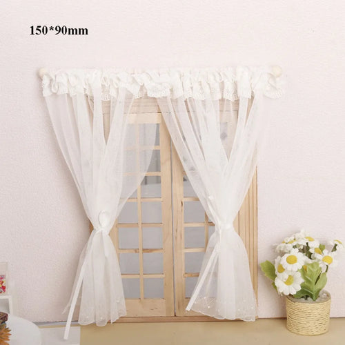 rideaux miniature maison poupée dentelle florale blanc crème romantique champêtre volants translucides tringle bois