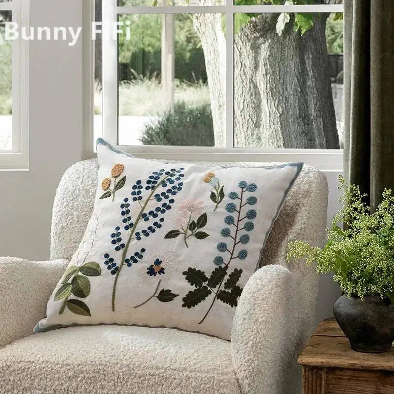 housse coussin carré motif floral blanc rustique décor maison chaise salon