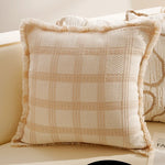 housse coussin décorative motif floral beige marron texture douce canapé lit salon moderne élégant