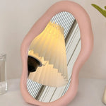 miroir decoratif forme ondulée couleur rose poudré moderne minimaliste dressing chambre