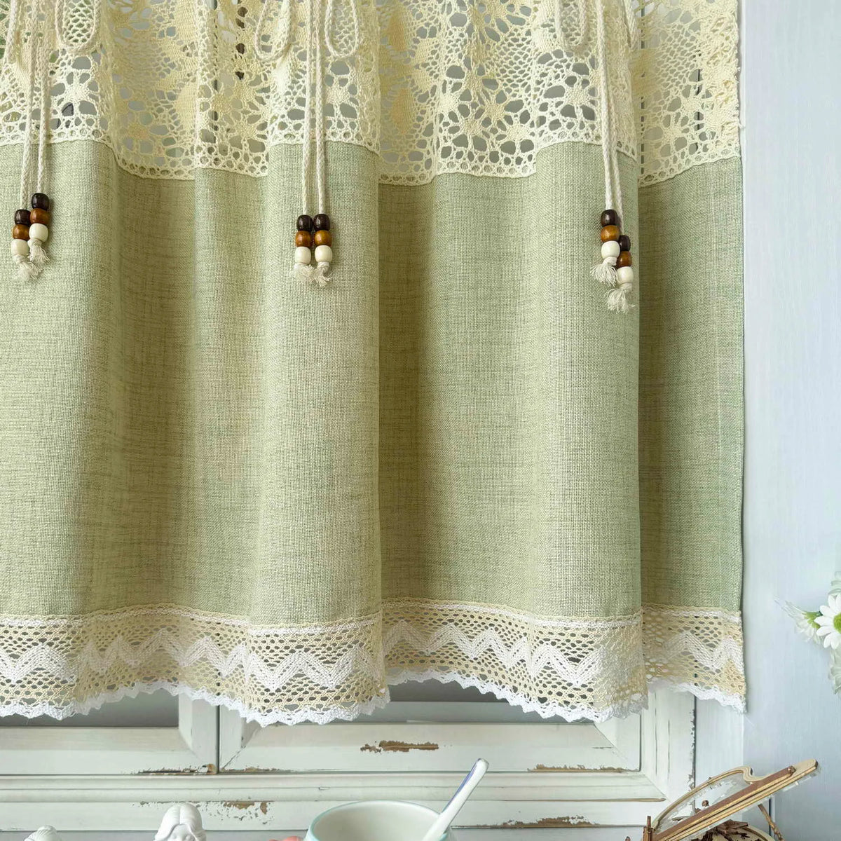 rideau vintage rustique vert clair dentelle blanche bois ruban décoratif pastoral tissu uni