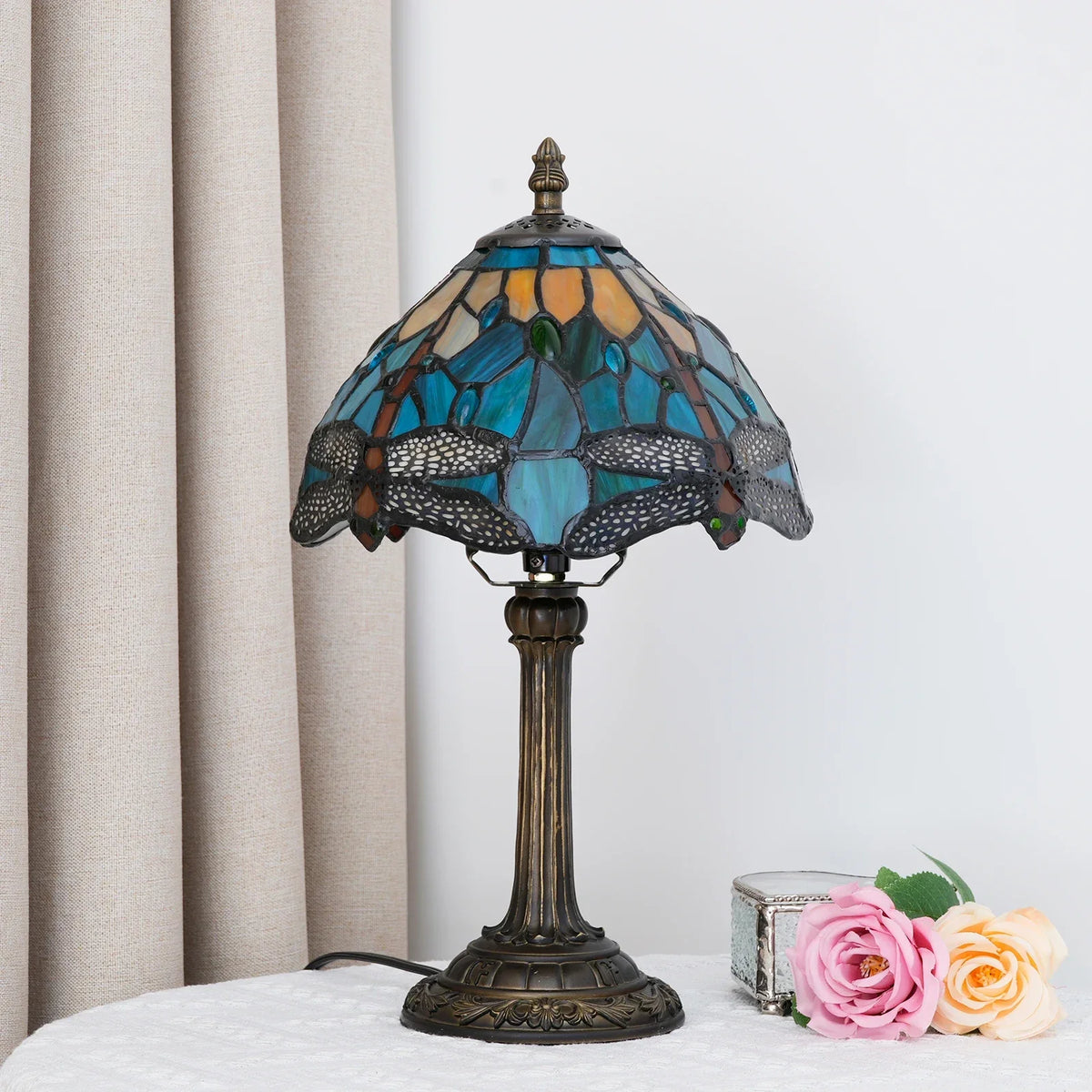 lampe table art nouveau tiffany multicolore base sculptée interrupteur bouton
